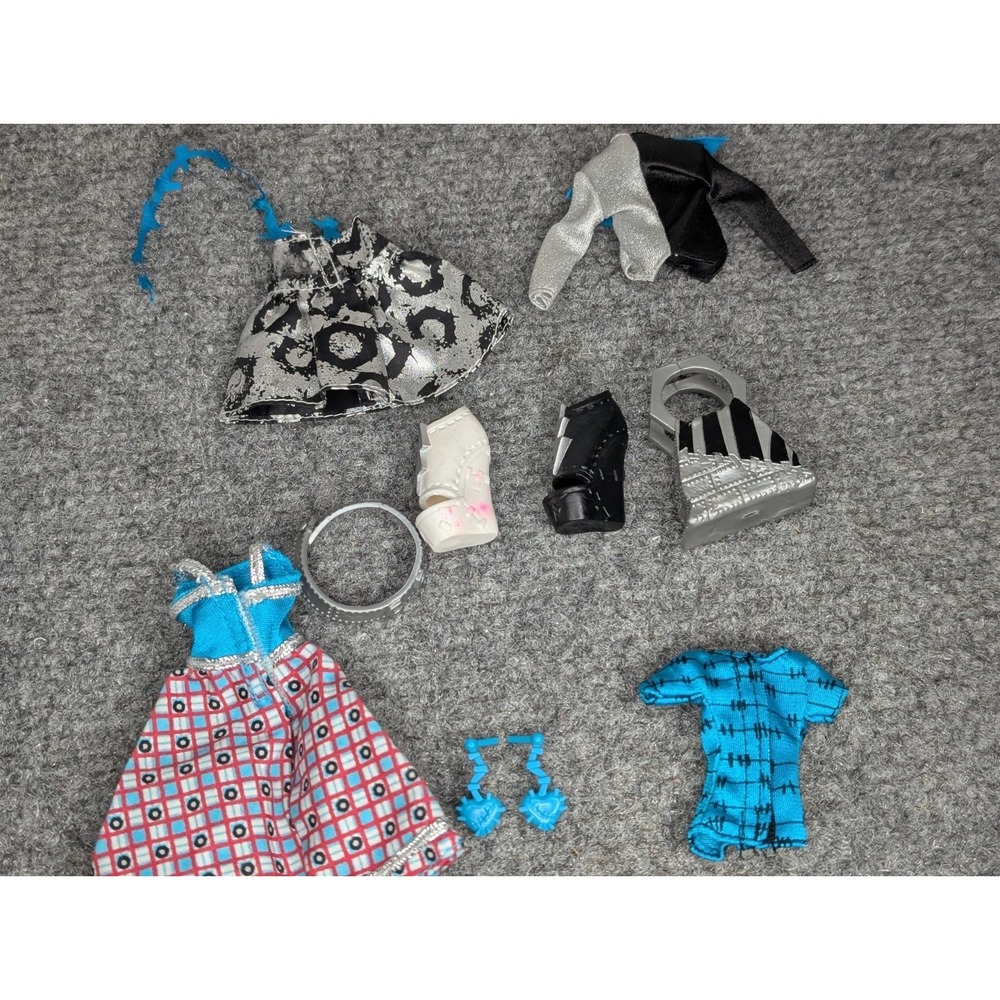 Lot Of Monster High Frankie‎ Stein Clothes & Accessories Belt Purse Shoes READ - Picture 9 of 10